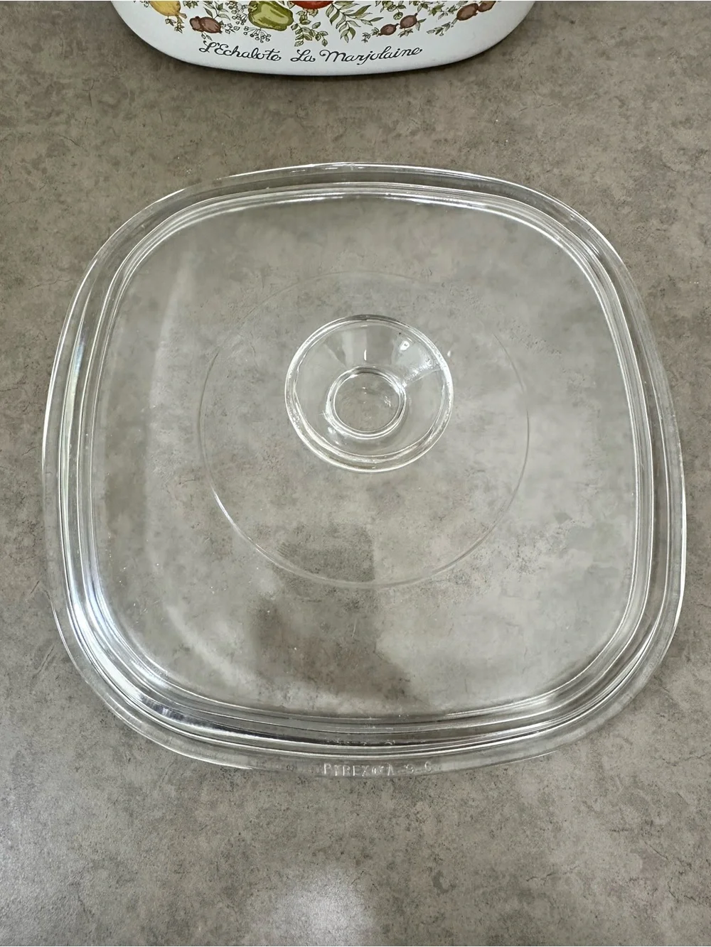 Vintage L’Echalote La Marjolaine White Casserole Dish Glass Lid CorningWare 3 qt
